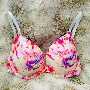 Women’s Victoria Secret Pink everyday wear 32D padded push up bra